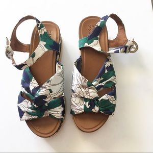 Naturalizer platform sandals
